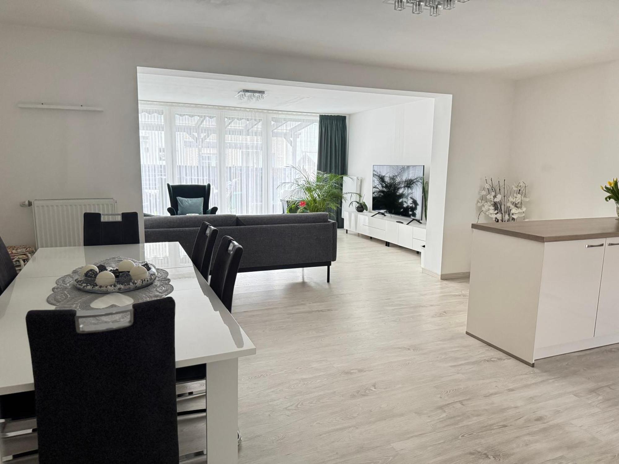 Appartement Haus In Mittelfeld *